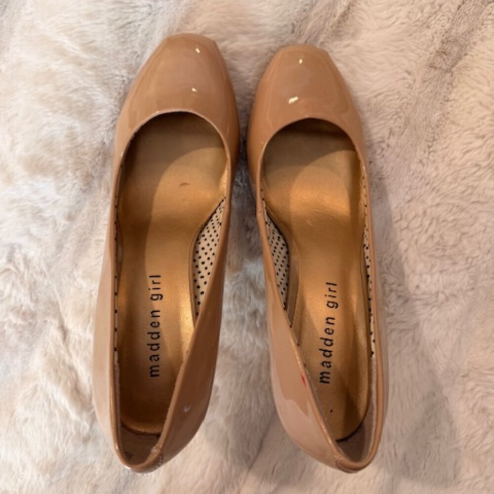 Sexy Madden Girl Nude Heels with rounded toe, 3" heels
